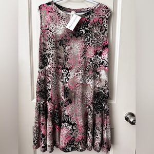 NWT sleeveless animal print dress with pockets